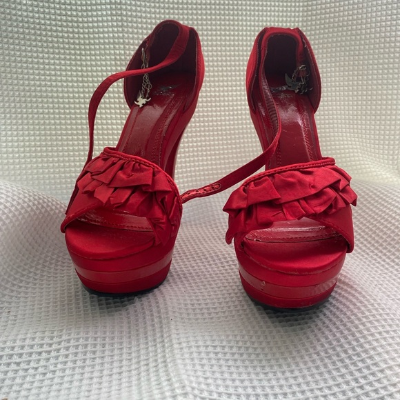 ♦️SOLD ♦️heels - Picture 3 of 13